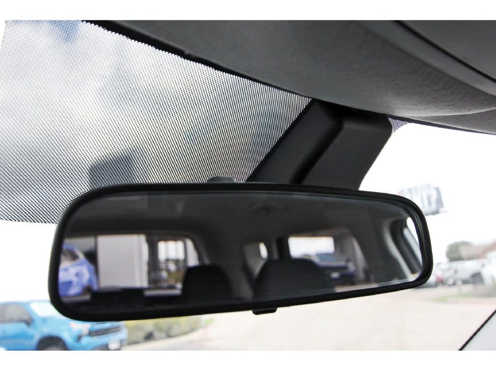 Used 2025 Kia Soul LX w/ LX Technology Package FWD image 25