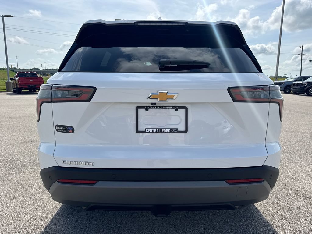 Used 2026 Chevrolet Equinox LT FWD image 5