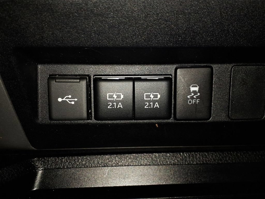 Used 2021 Toyota Tundra SR5 w/ SR5 Leather Package RWD image 23