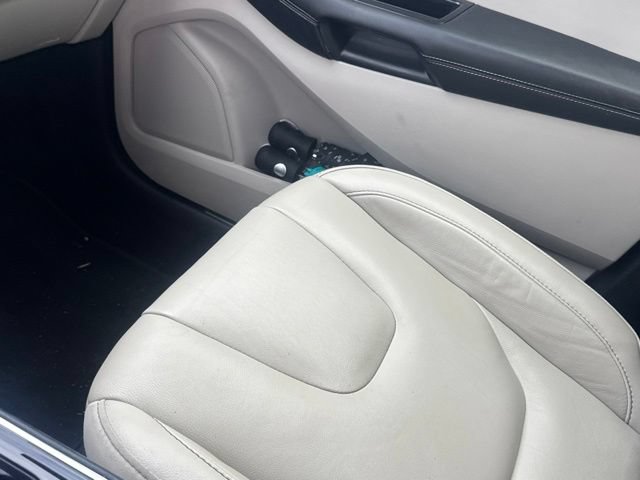 Used 2019 Ford Edge Titanium FWD image 17
