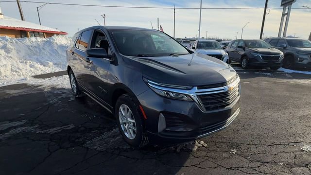 Used 2023 Chevrolet Equinox LT FWD image 2