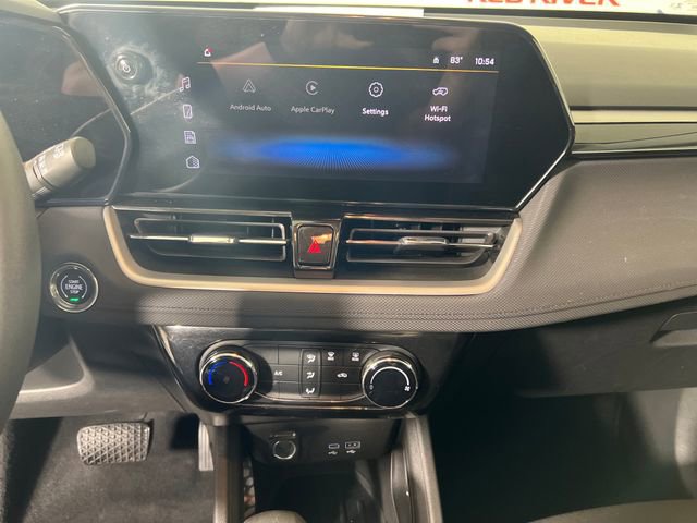 Used 2025 Chevrolet TrailBlazer LT AWD/4WD image 17