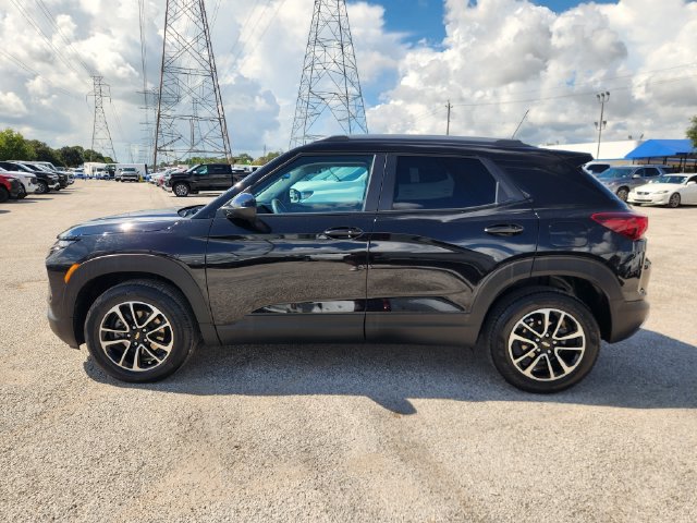 Used 2025 Chevrolet TrailBlazer LT AWD/4WD image 4