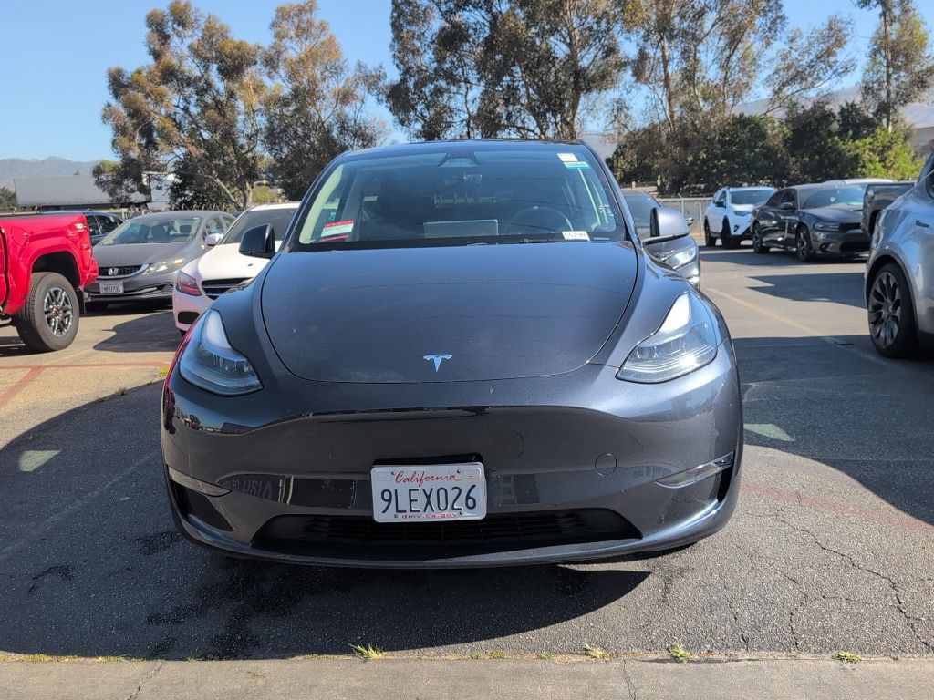 Used 2024 Tesla Model Y Long Range AWD/4WD image 2