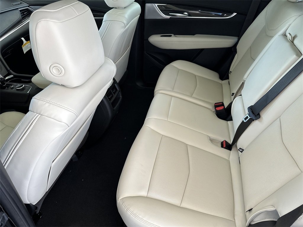New 2025 Cadillac XT5 Sportv w/ Technology Package image 27