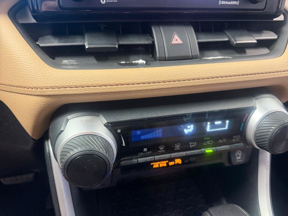 Certified 2021 Toyota RAV4 LE AWD/4WD image 22