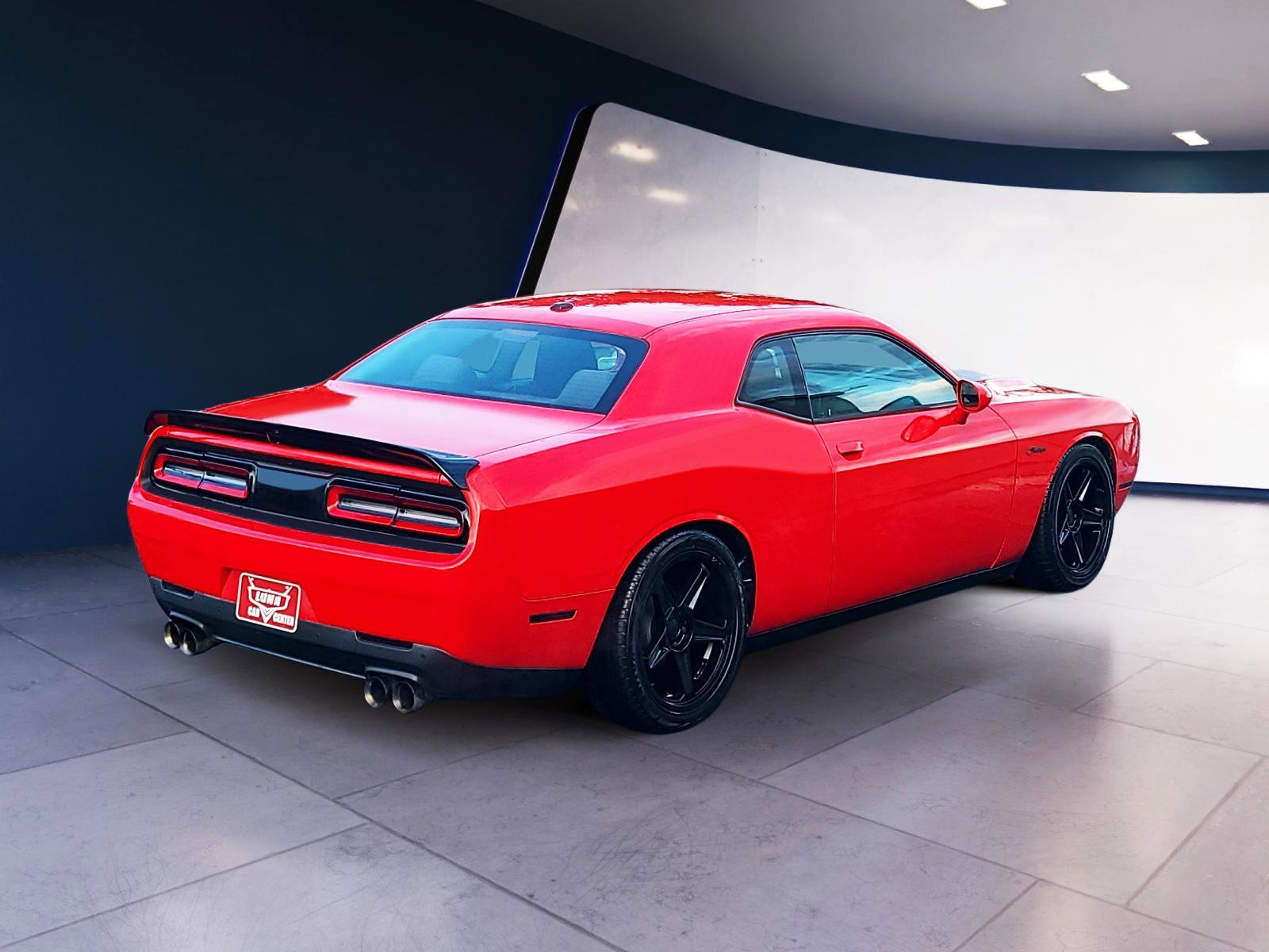 Used 2015 Dodge Challenger SXT w/ Driver Convenience Group RWD image 5