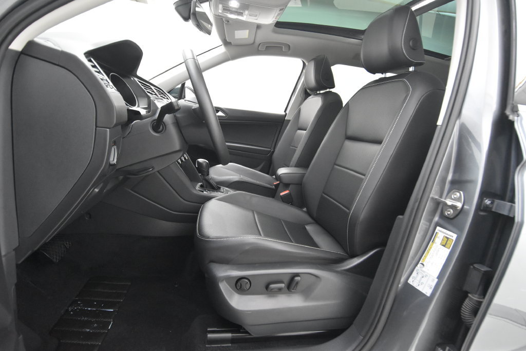 Used 2021 Volkswagen Tiguan SE w/ Panoramic Sunroof Package AWD/4WD image 20