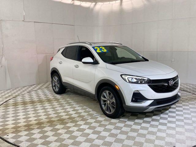 Used 2023 Buick Encore GX Essence w/ Experience Buick Package FWD image 46