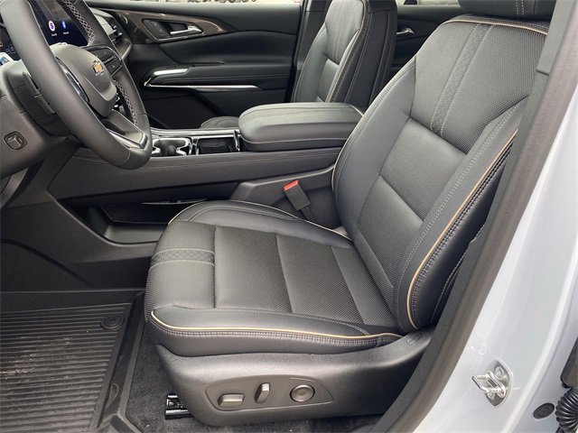 New 2026 Chevrolet Traverse High Country w/ LPO, Floor Liner Package image 10