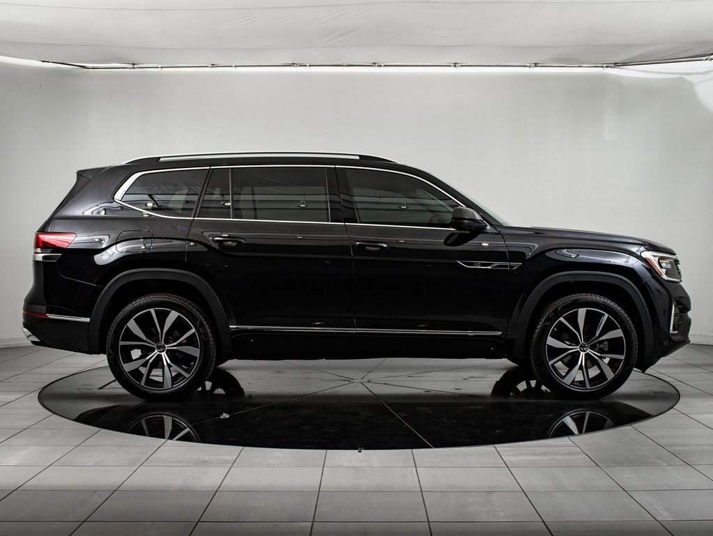 Used 2025 Volkswagen Atlas SEL Premium R-Line image 11