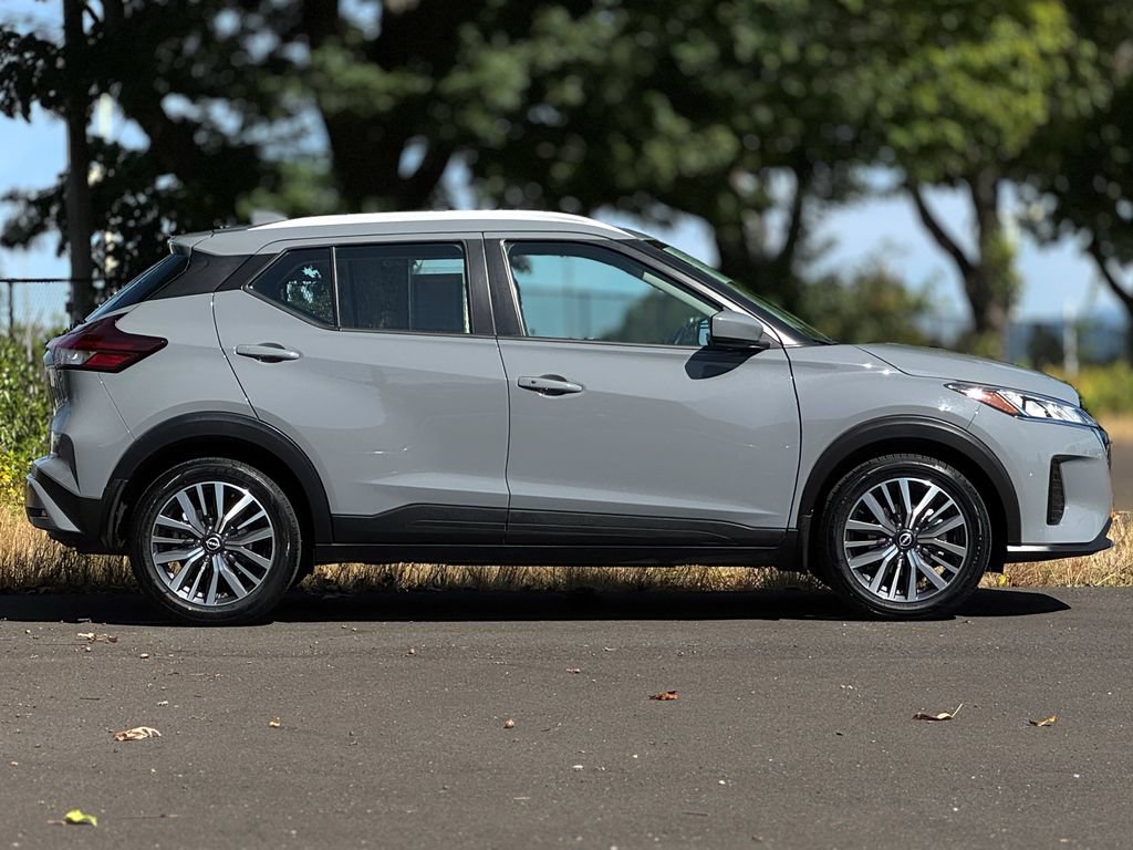 Used 2023 Nissan Kicks SV FWD image 8