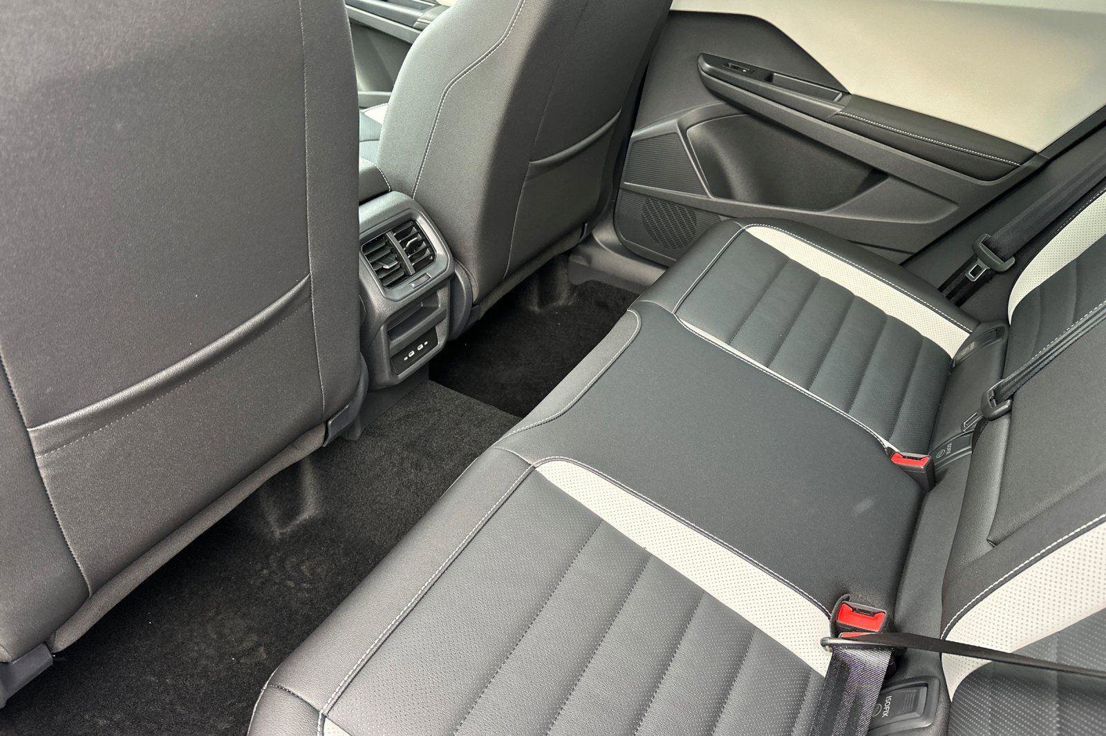 New 2026 Volkswagen Taos SEL image 11