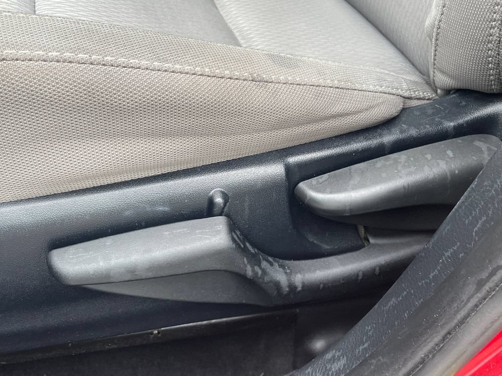 Used 2015 Toyota Corolla LE FWD image 22