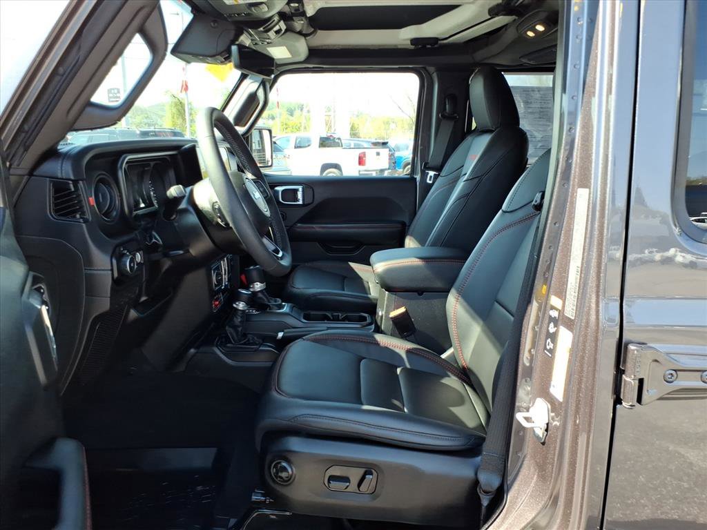 Used 2025 Jeep Wrangler Unlimited Rubicon AWD/4WD image 10