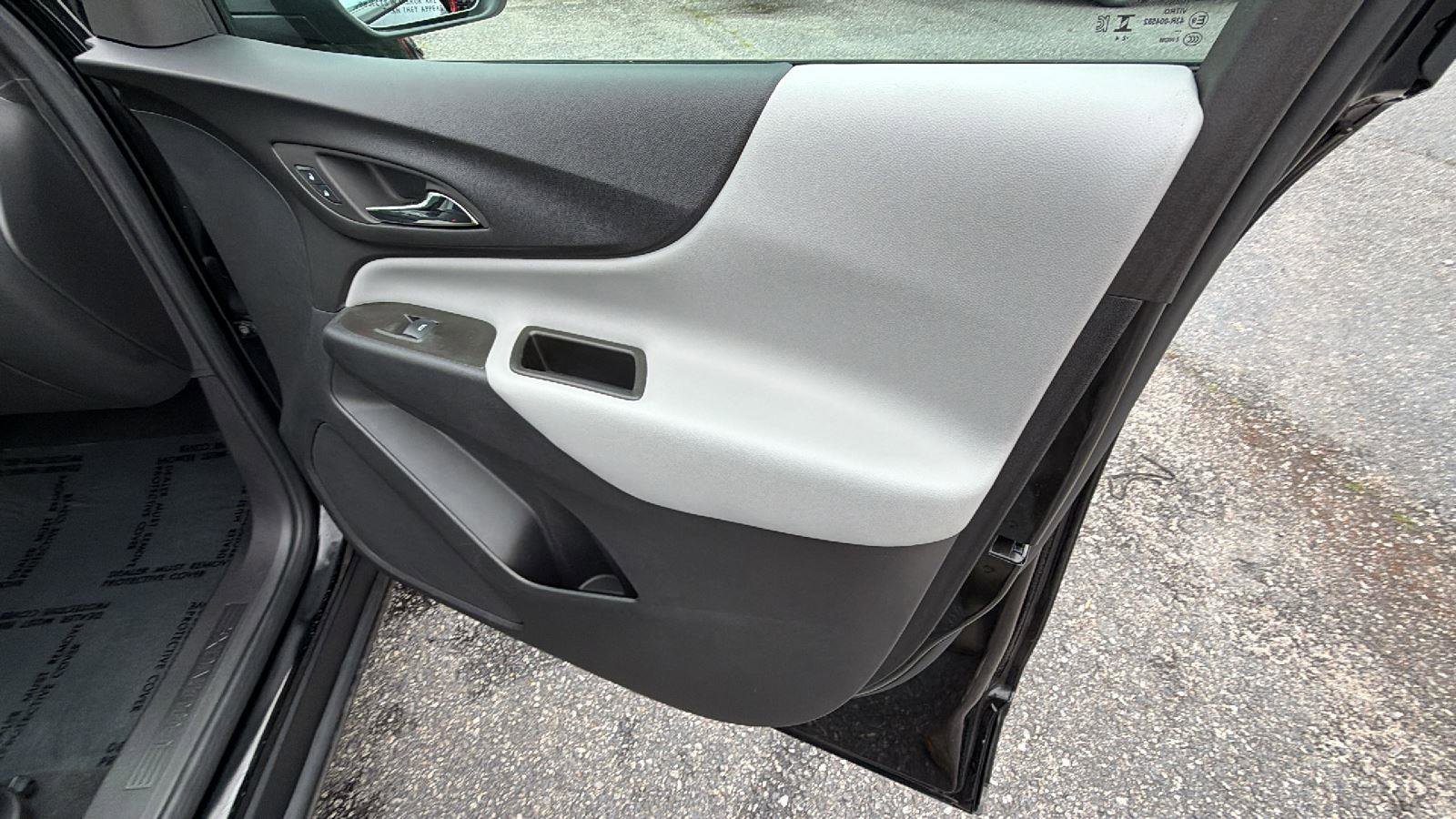 Certified 2024 Chevrolet Equinox LS w/ Midnight Edition FWD image 15