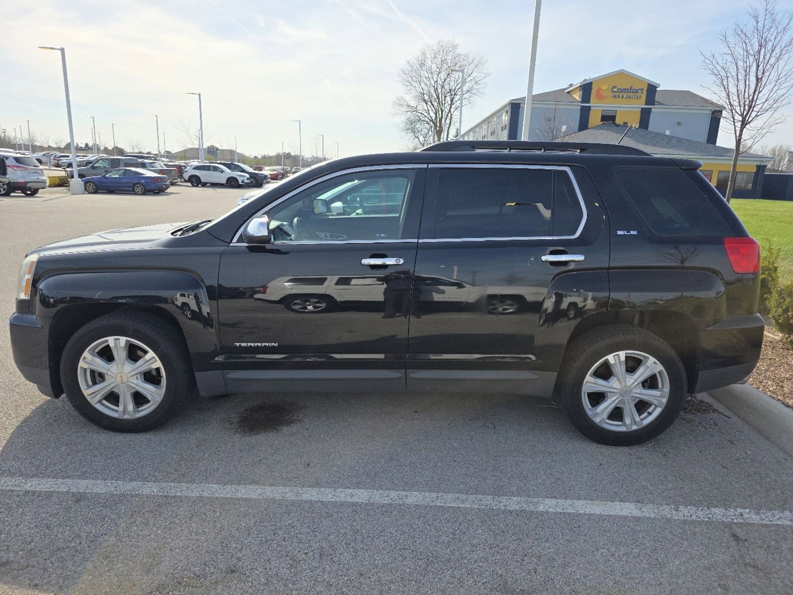 Used 2017 GMC Terrain SLE w/ Chrome Package image 5