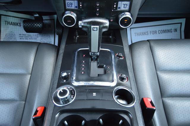 Used 2009 Volkswagen Touareg VR6 image 22