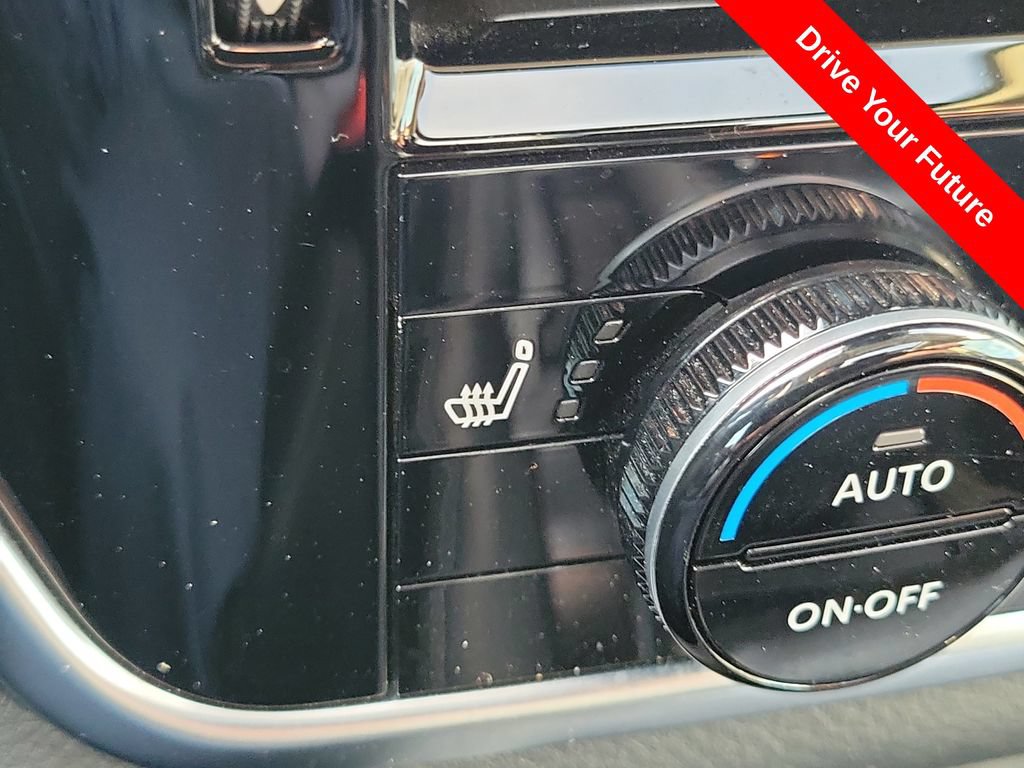 Used 2023 Nissan Rogue SL w/ SL Premium Package FWD image 11
