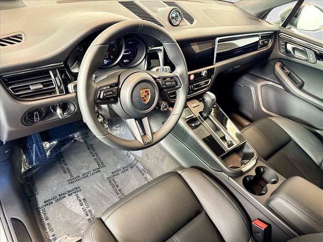 Used 2026 Porsche Macan Turbo AWD/4WD image 4