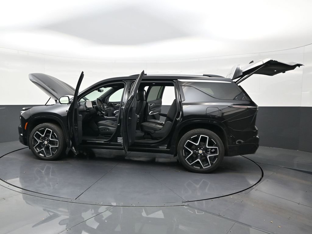 Used 2025 Chevrolet Traverse High Country image 30