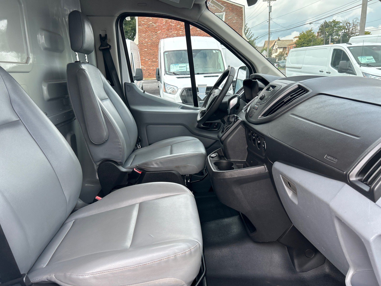 Certified 2018 Ford Transit 150 130 Low Roof RWD image 15