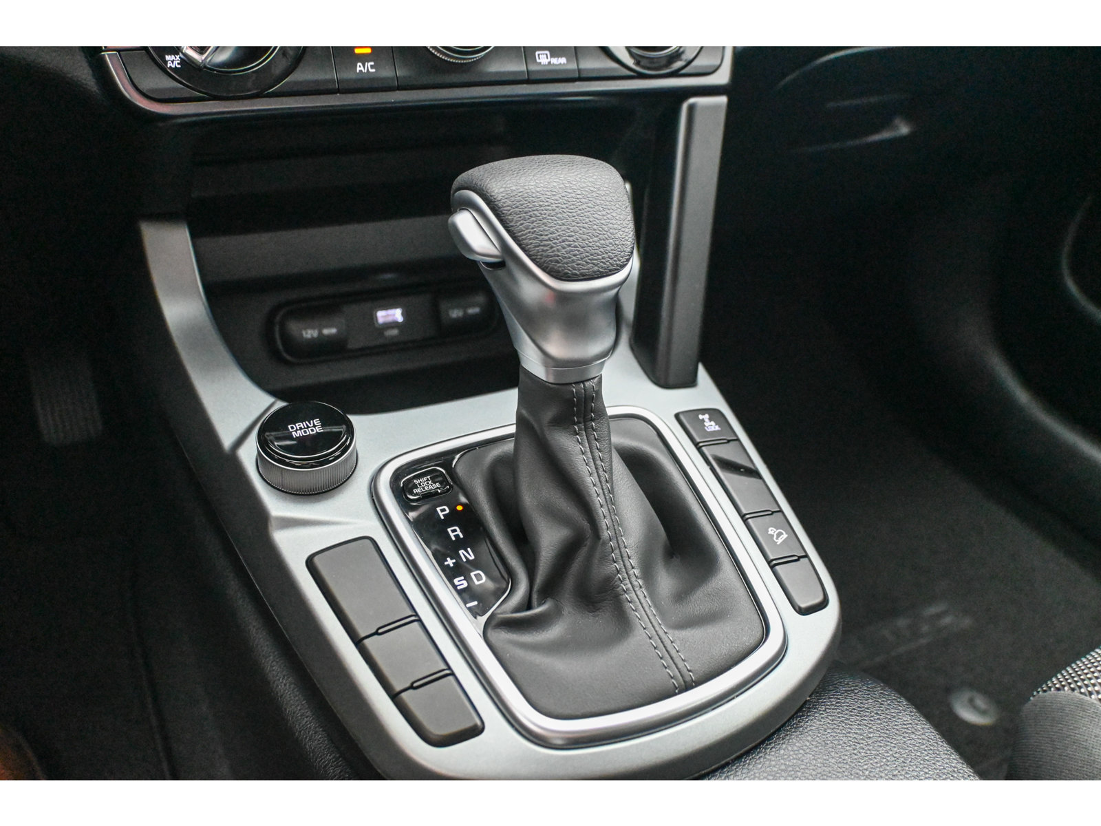 Certified 2025 Kia Seltos LX AWD/4WD image 38