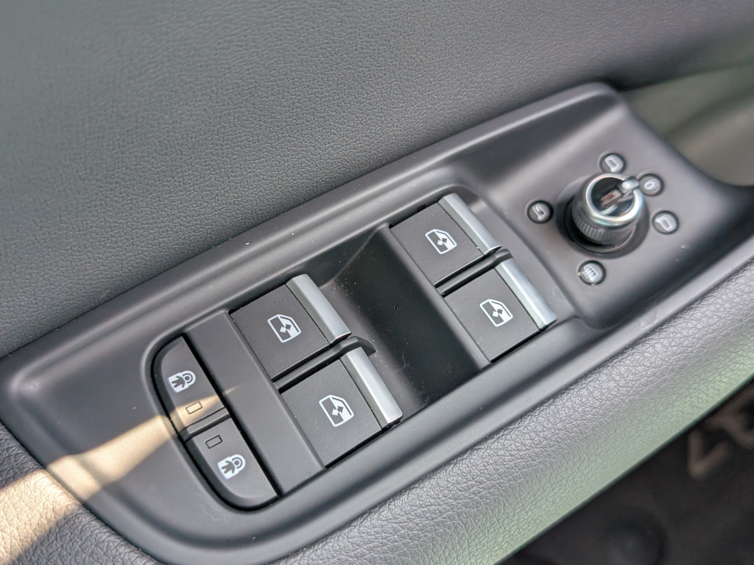 Used 2025 Audi Q7 3.0T Premium AWD/4WD image 32