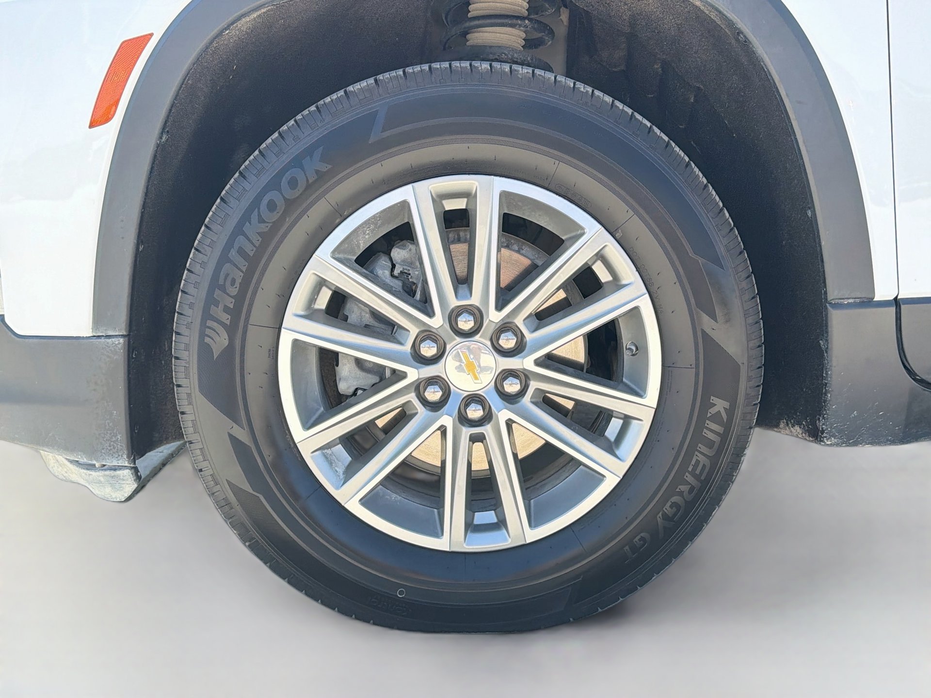 Used 2022 Chevrolet Traverse LT FWD image 34