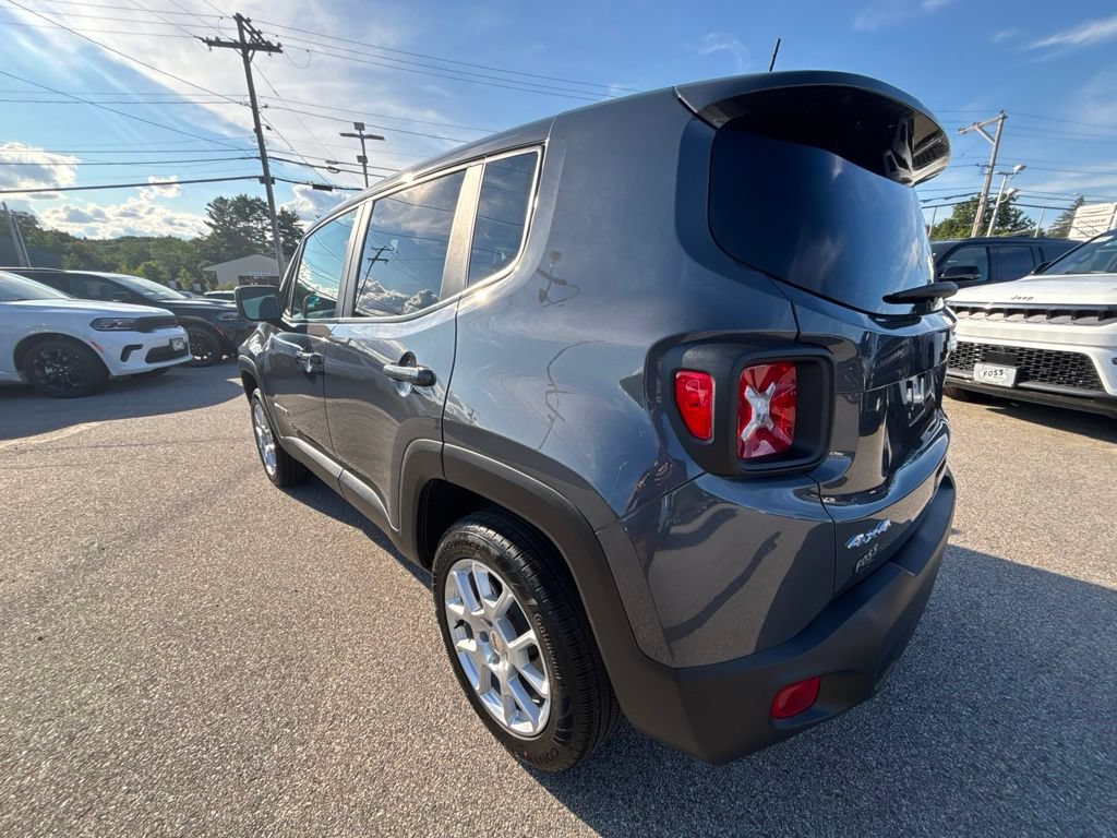 Certified 2023 Jeep Renegade Latitude AWD/4WD image 3