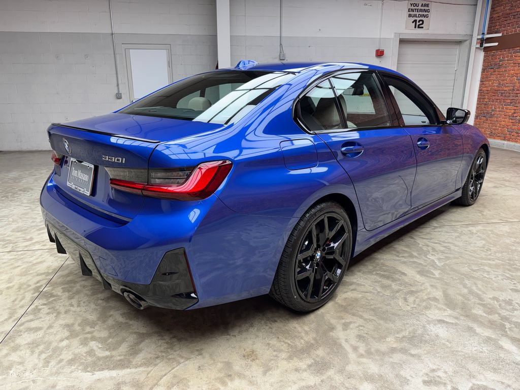 Certified 2025 BMW 330i xDrive Sedan w/ M Sport Package AWD/4WD image 6