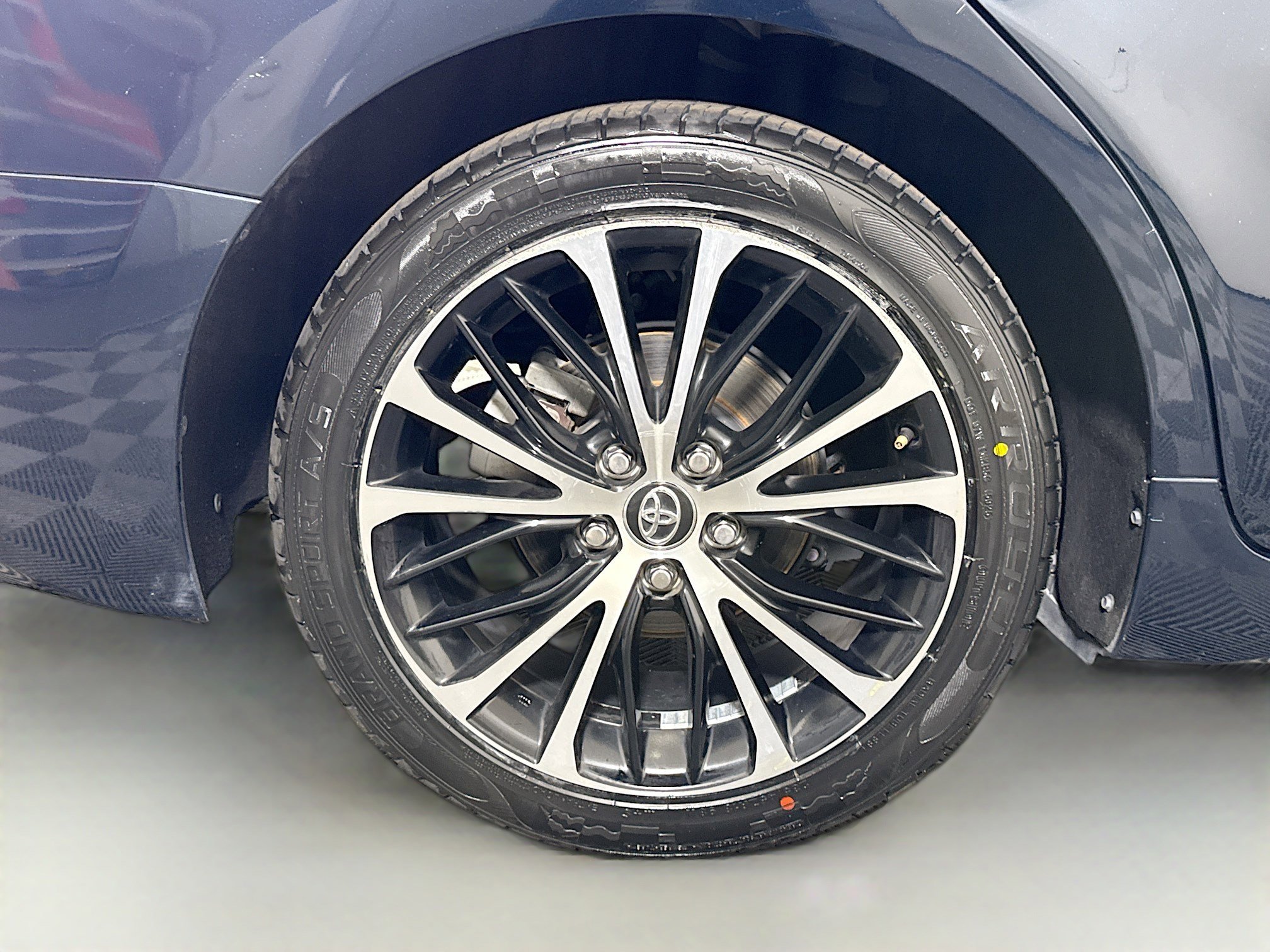 Used 2020 Toyota Camry SE FWD image 32