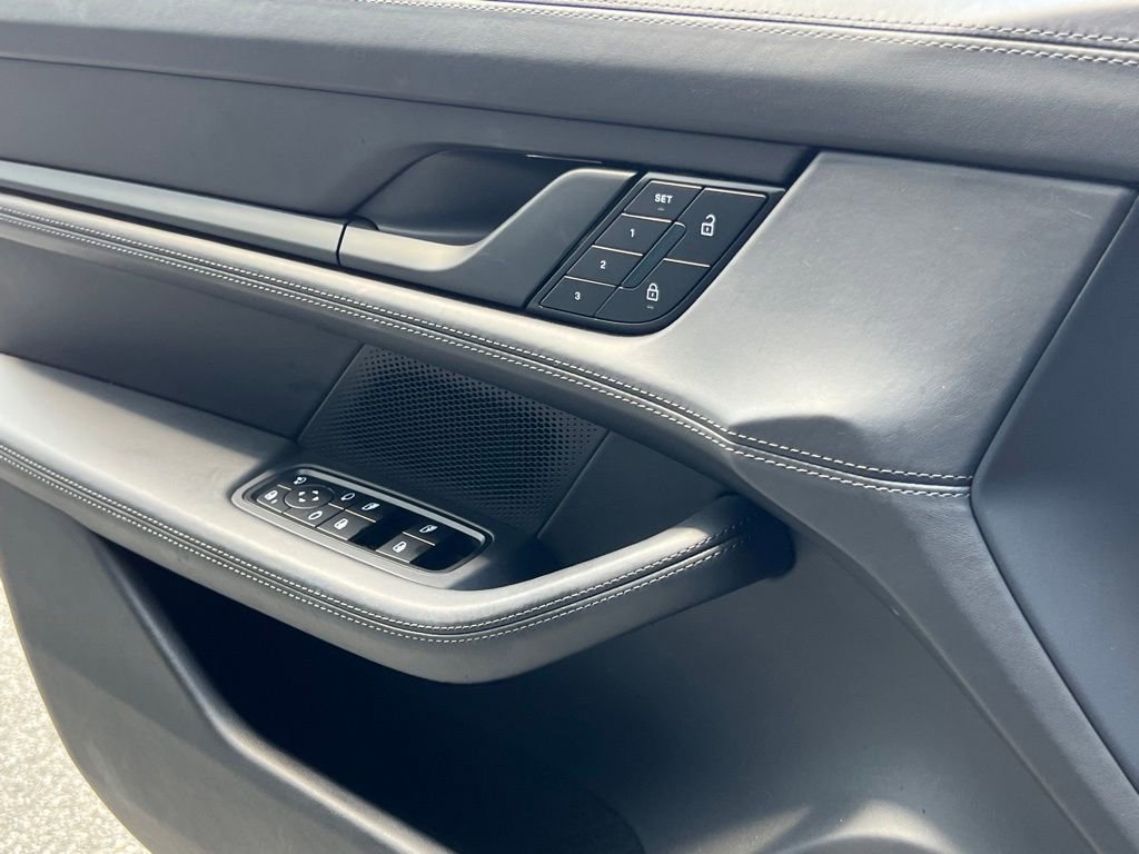 Used 2022 Porsche Taycan GTS image 27