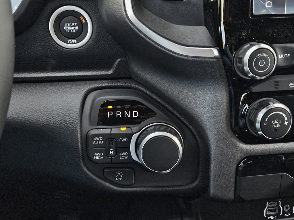 New 2026 RAM 1500 4x4 Crew Cab image 19