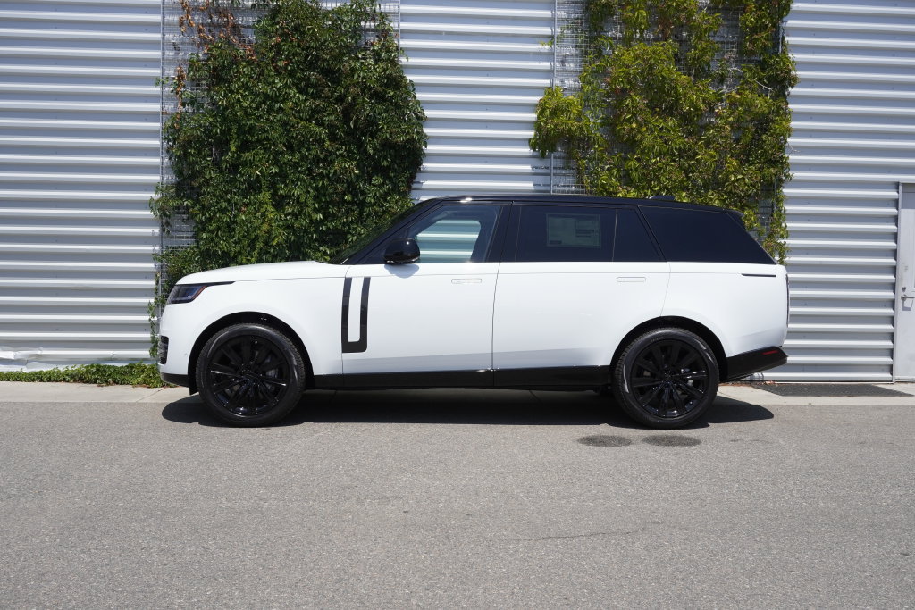 New 2026 Land Rover Range Rover Long Wheelbase SE AWD/4WD image 8