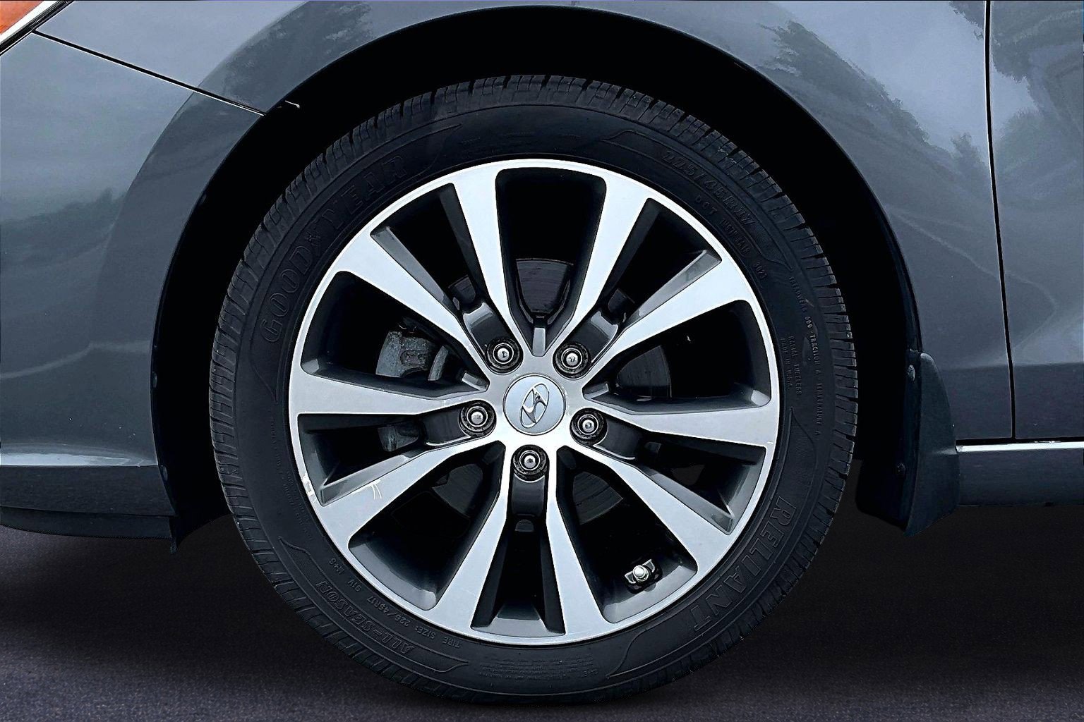 Used 2018 Hyundai Elantra GT FWD image 34