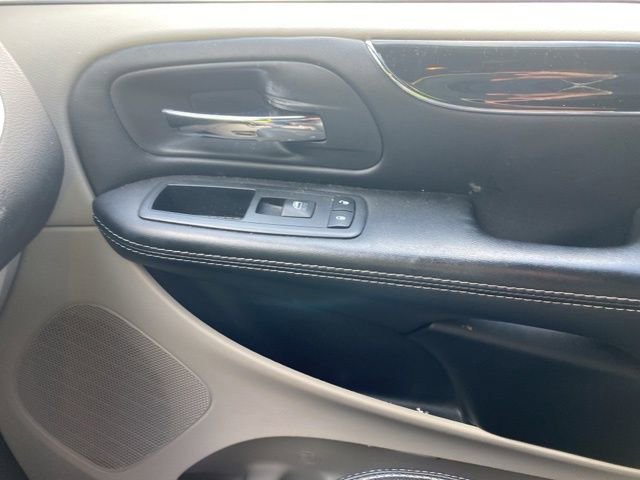 Used 2019 Dodge Grand Caravan SXT FWD image 23