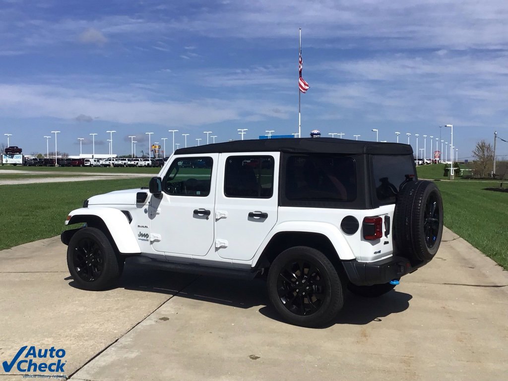 Used 2022 Jeep Wrangler Unlimited Sahara w/ Cold Weather Group image 4