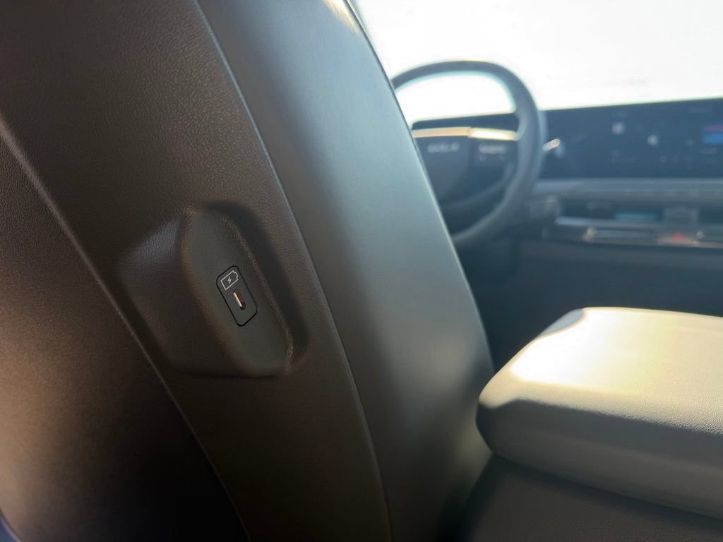 New 2027 Kia EV3 Wind FWD image 29
