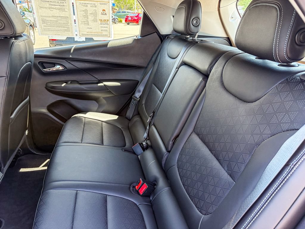Used 2023 Chevrolet Bolt LT w/ Infotainment Package FWD image 36