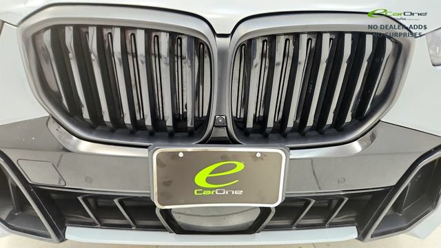 Used 2025 BMW X5 xDrive40i w/ M Sport Package AWD/4WD image 23