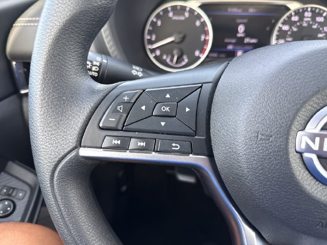 Used 2025 Nissan Sentra SV FWD image 29