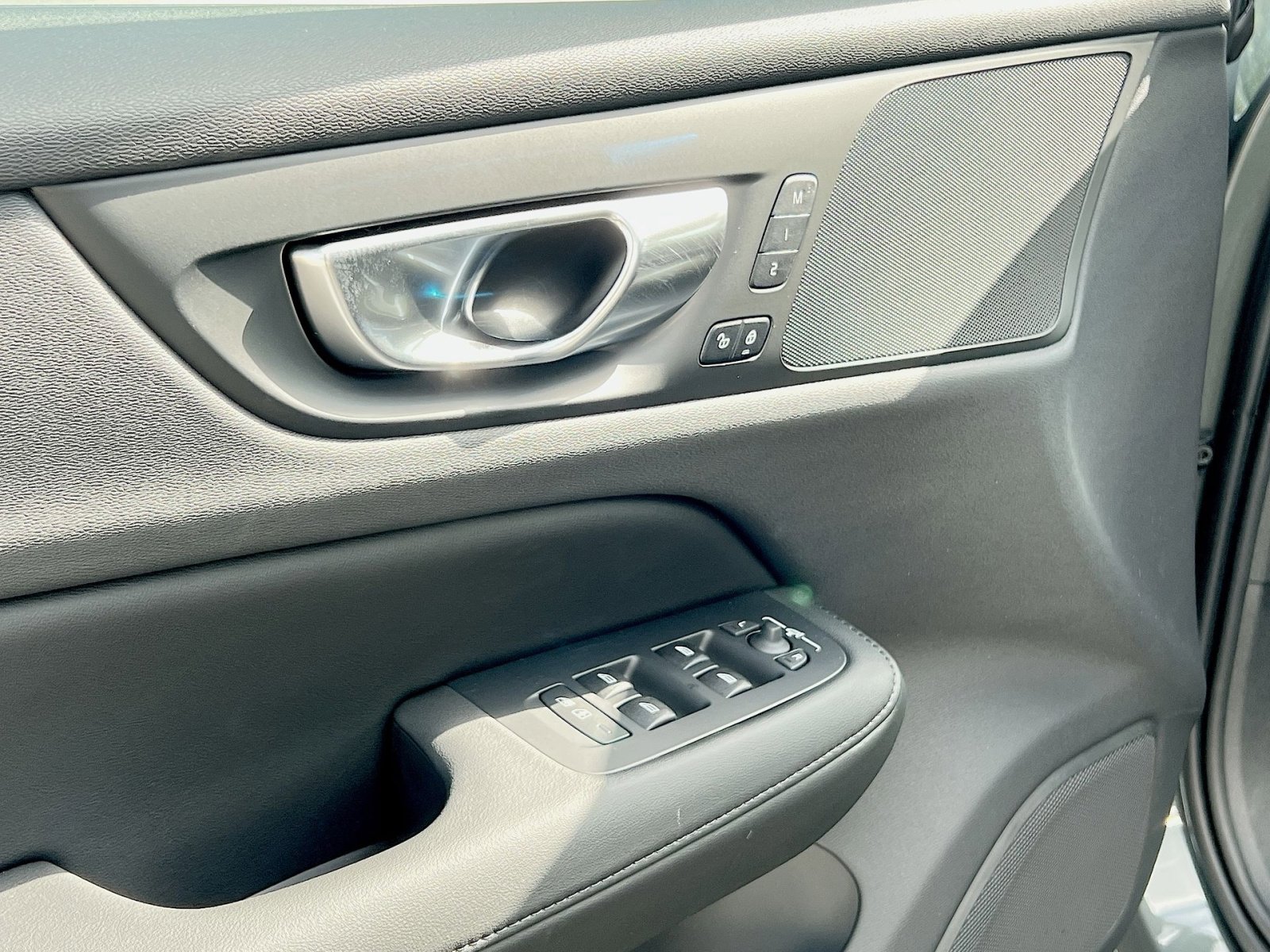 New 2026 Volvo V60 B5 Cross Country Plus w/ Protection Package Premier image 15