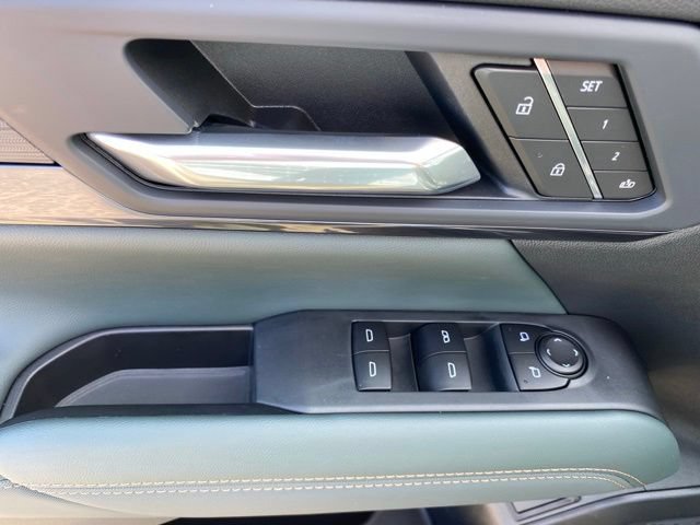 Used 2026 GMC Terrain AT4 w/ Convenience Package III AWD/4WD image 18