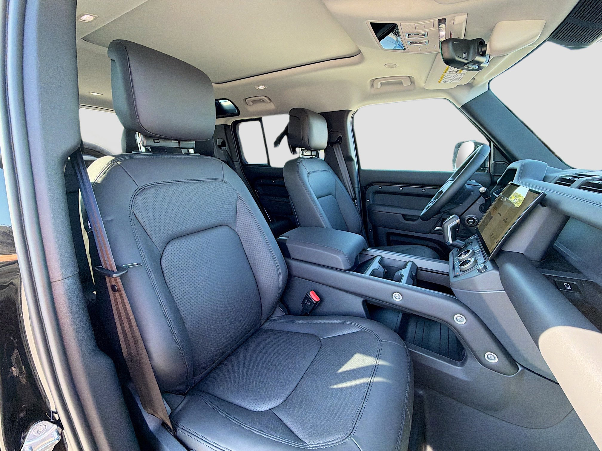 New 2026 Land Rover Defender 110 X-Dynamic SE image 15