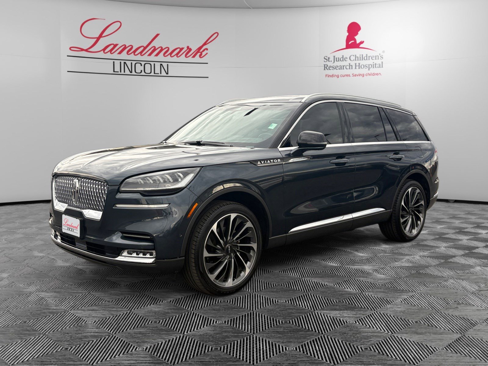 Certified 2021 Lincoln Aviator Reserve w/ Equipment Group 201A AWD/4WD image 1