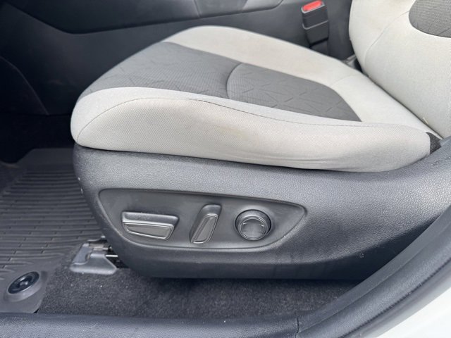 Used 2021 Toyota RAV4 XLE image 17