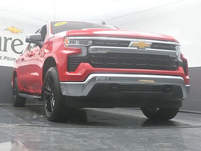 Certified 2025 Chevrolet Silverado 1500 LT w/ Leather Package AWD/4WD image 3