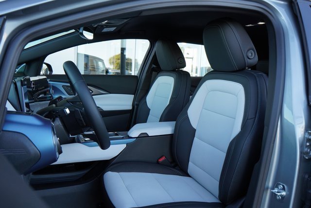 New 2025 Chevrolet Equinox EV LT image 20