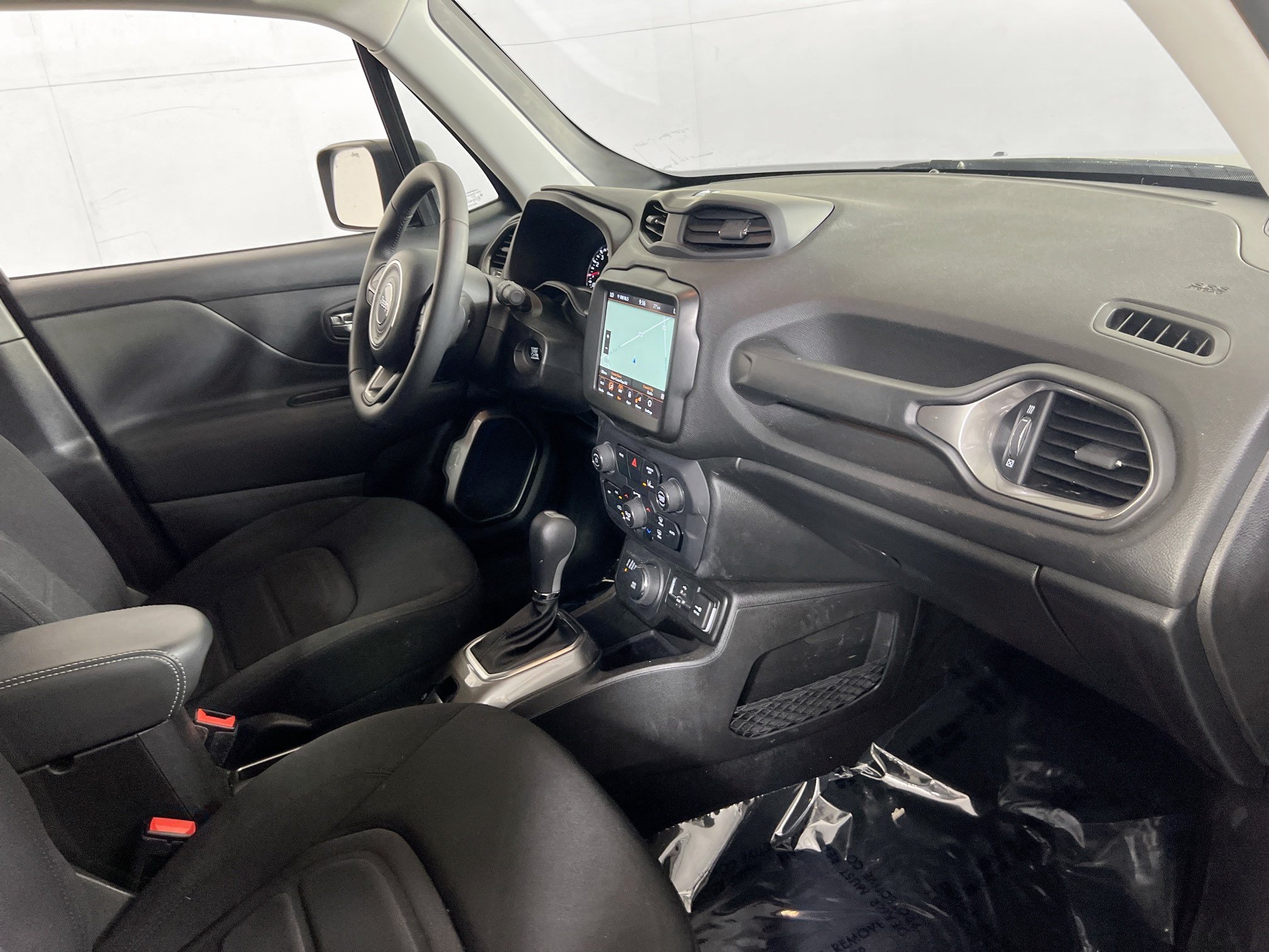 Used 2022 Jeep Renegade Latitude AWD/4WD image 27